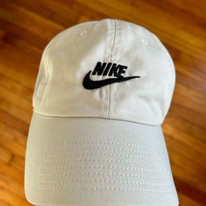 Nike dad hat